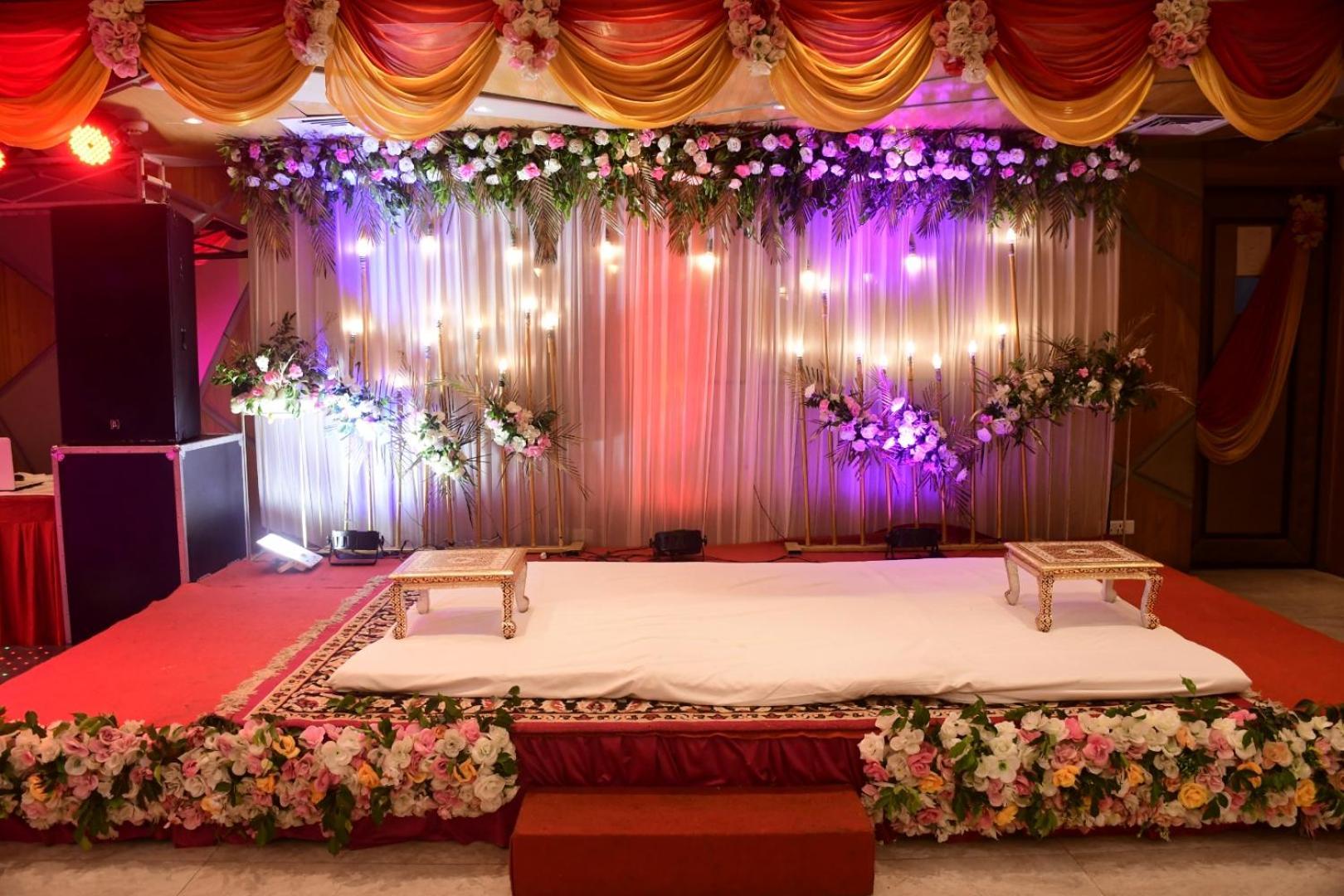Hotel Gurveer Royal Λάκναου Εξωτερικό φωτογραφία