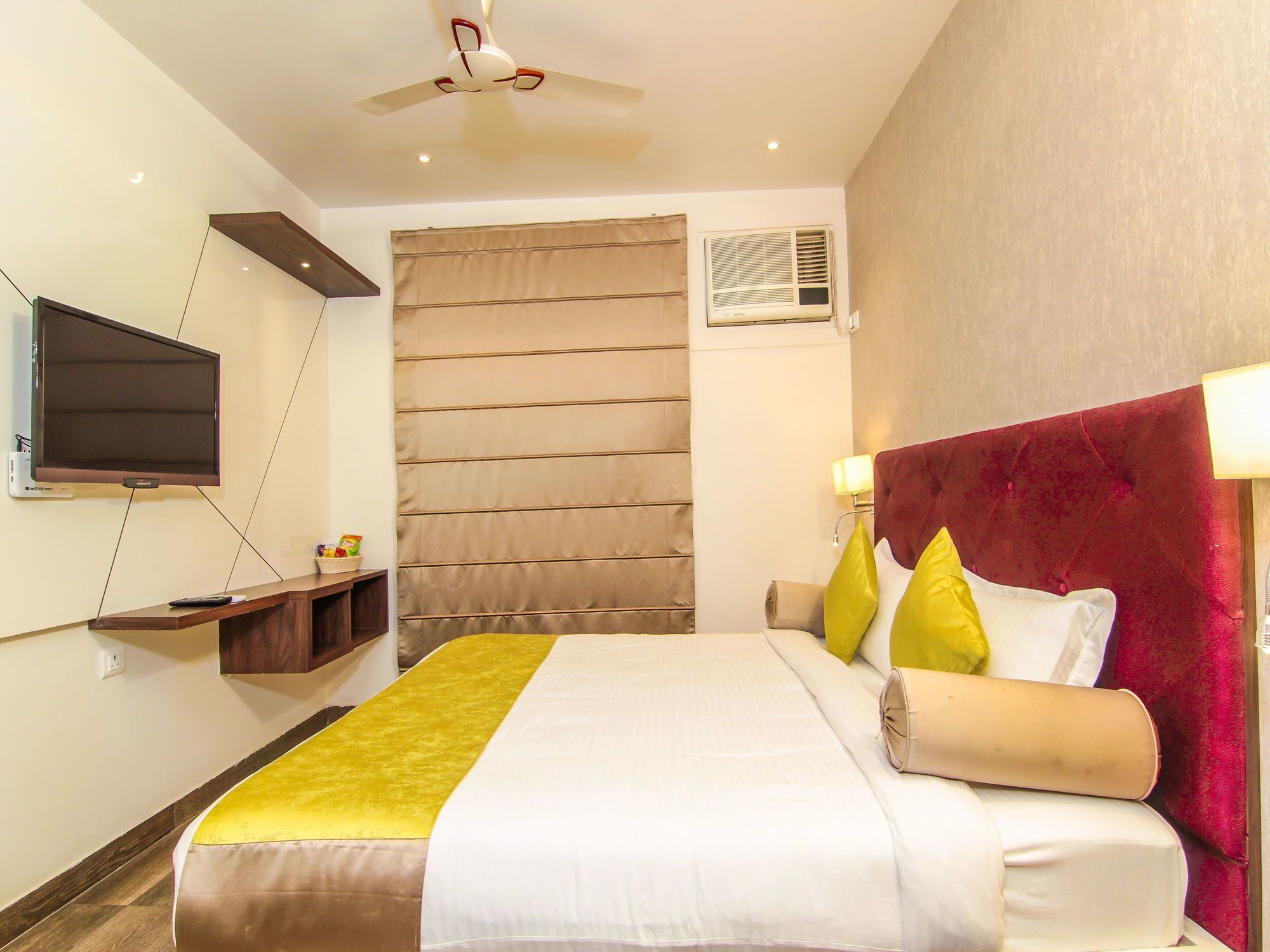 Hotel Gurveer Royal Λάκναου Εξωτερικό φωτογραφία